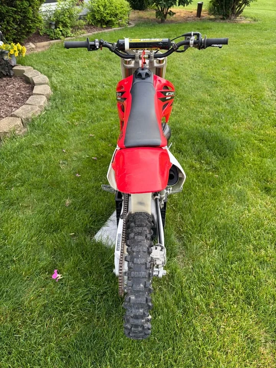 Honda CR - Image 4 of 4
