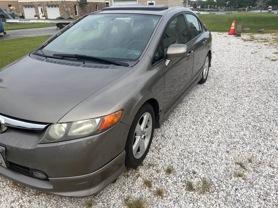 Honda Civic 8th Gen - Image 3 of 7