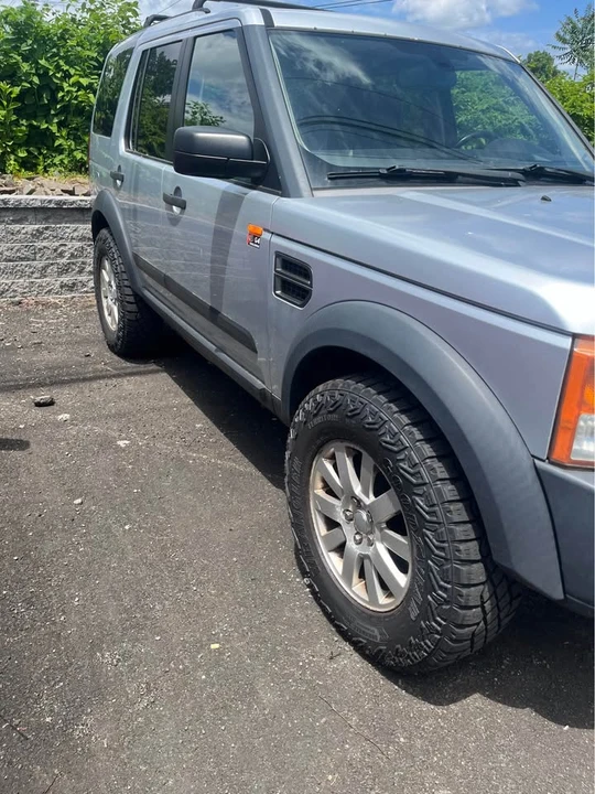 Land Rover Discovery 3rd Gen - Image 2 of 5