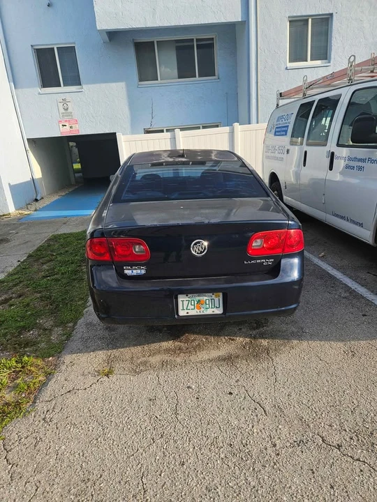 Buick Lucerne - Image 4 of 4