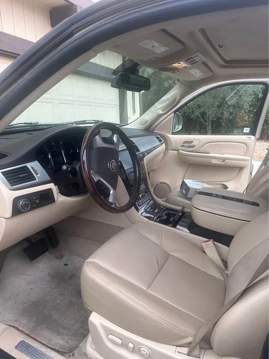 2007 Cadillac Escalade & EXT 3rd Gen - Image 2 of 4