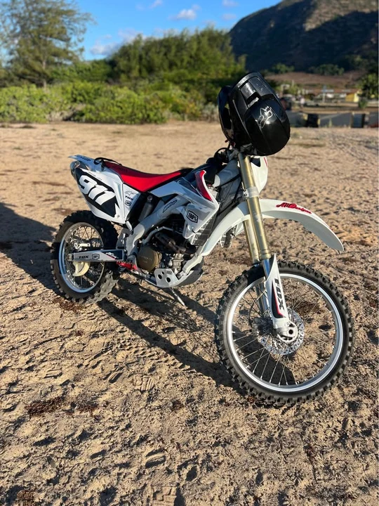 Honda CRF - Image 2 of 7