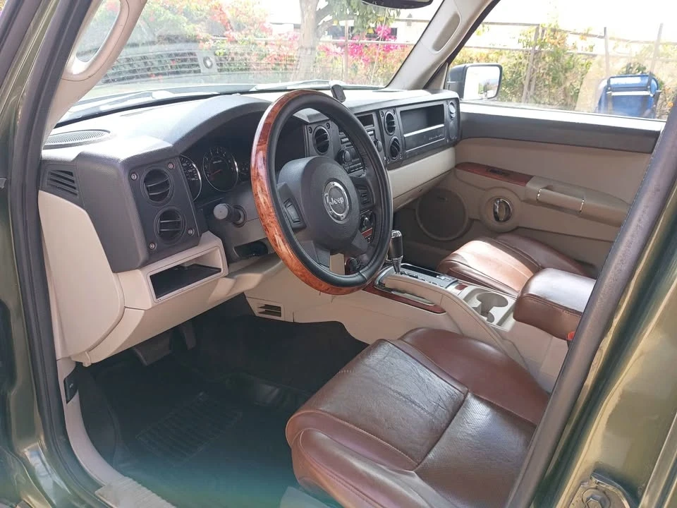 2007 Jeep Commander - Image 2 of 3