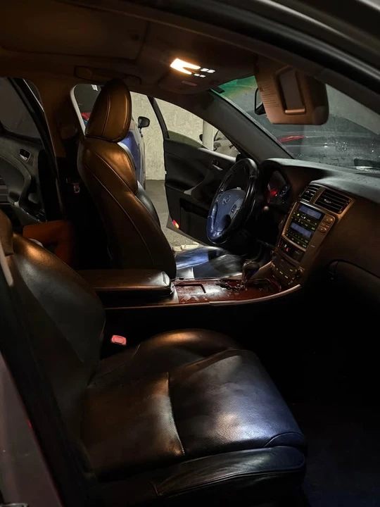 2007 Lexus IS 2nd Gen - Image 5 of 8