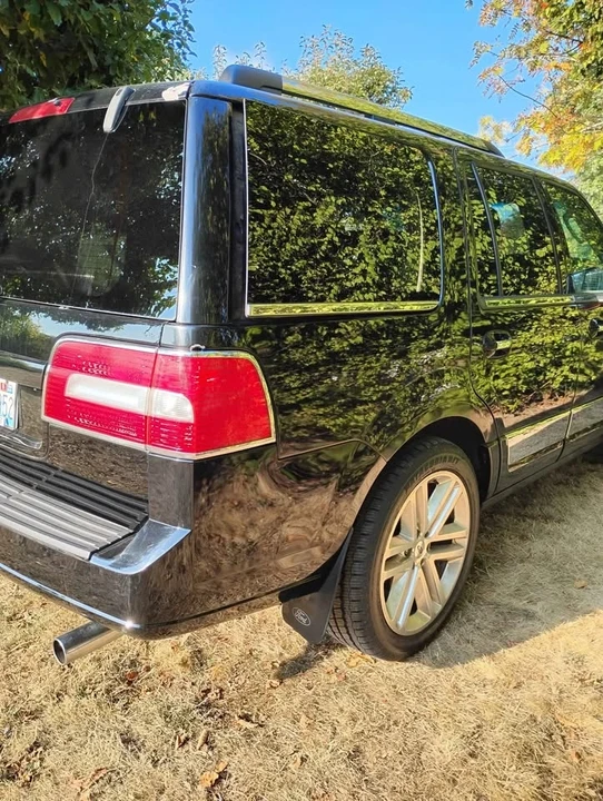2007 Lincoln Navigator 3rd Gen - Image 3 of 10