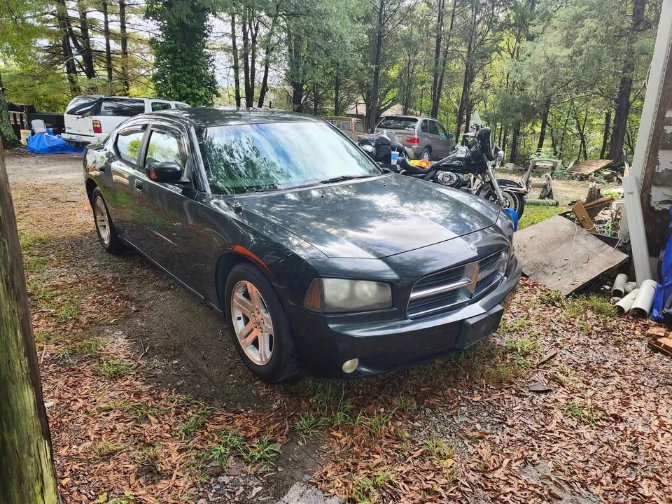 Dodge Charger 6th Gen - Image 2 of 8