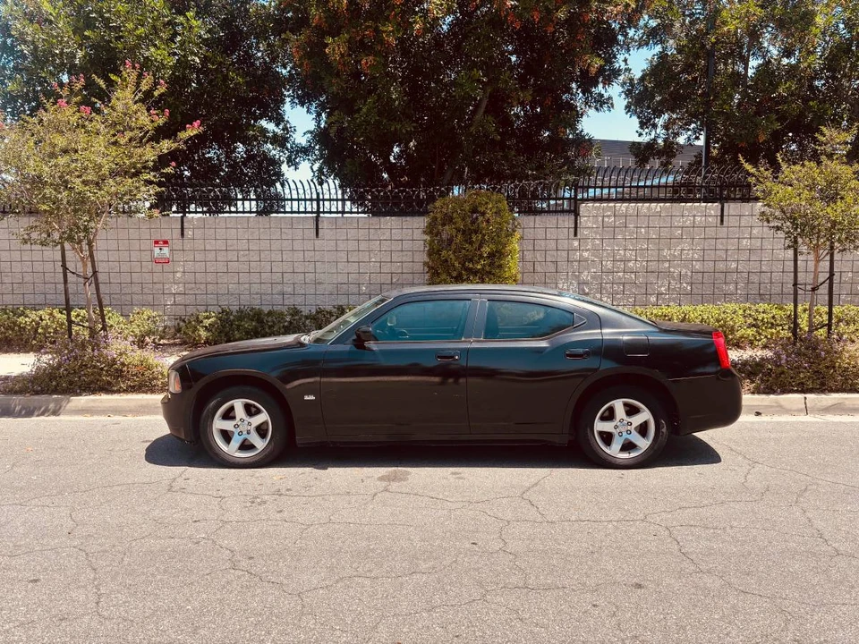 2007 Dodge Charger 6th Gen - Image 2 of 8