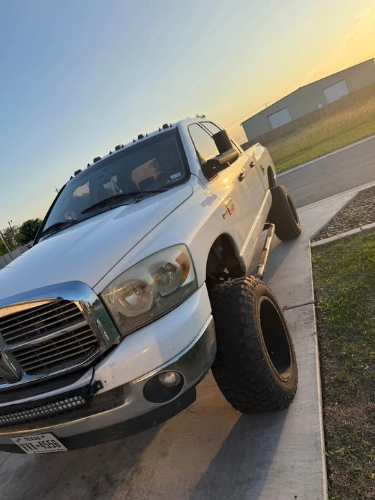 2008 Ram Heavy Duty - Image 3 of 10