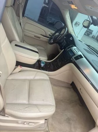 2008 Cadillac Escalade & EXT 3rd Gen - Image 3 of 11