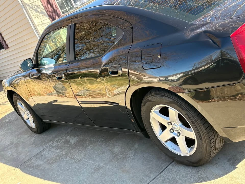 Dodge Charger 6th Gen - Image 4 of 7