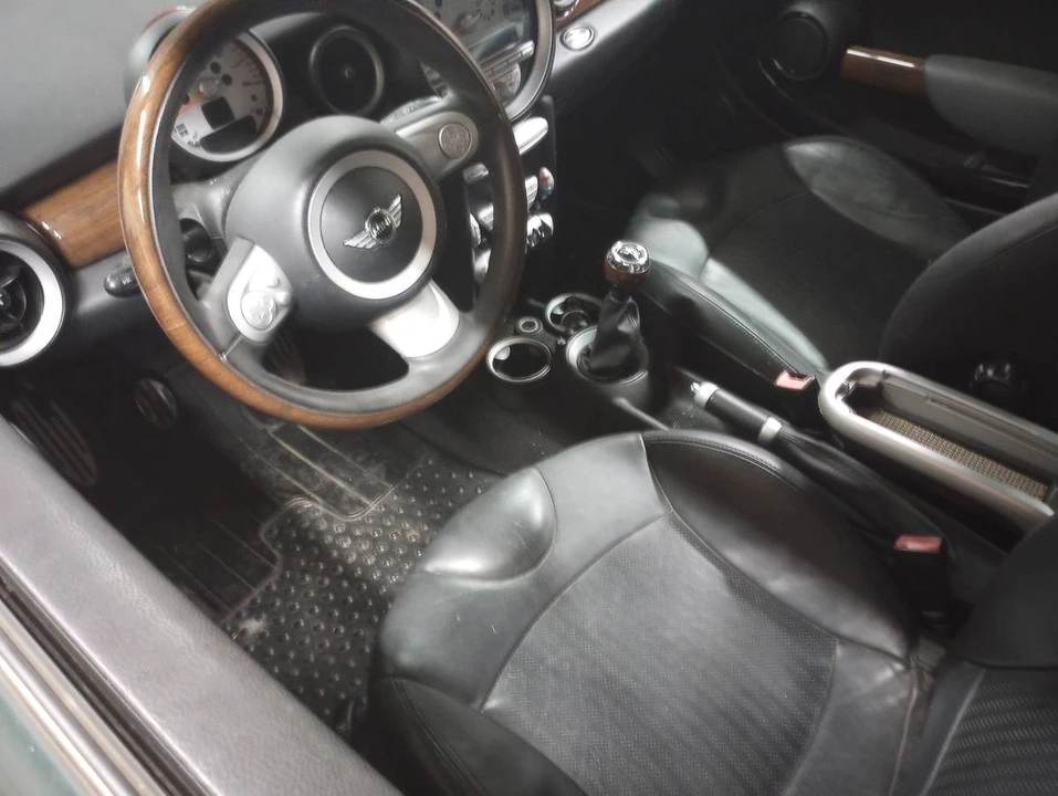 2006 Mini Mini Cooper S 1st Gen - Image 3 of 9