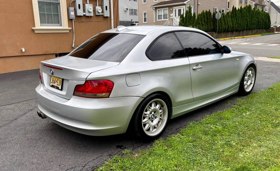2009 BMW E82 135i & 135is - Image 5 of 14