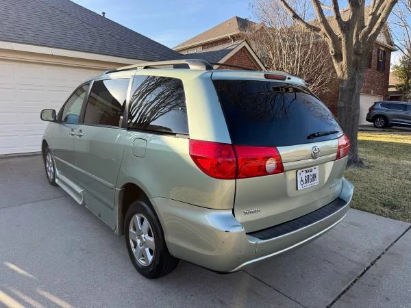 2009 Toyota Sienna 2nd Gen - Image 5 of 13