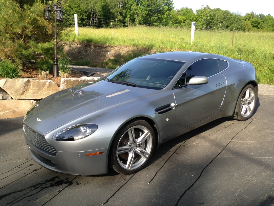 2009 Aston Martin Vantage - Image 2 of 4