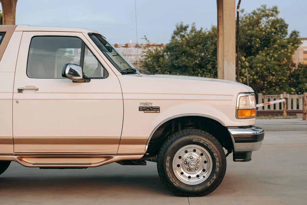 1995 Ford Bronco 5th Gen - Image 26 of 31