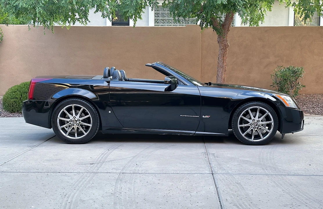 2008 Cadillac XLR-V - Image 15 of 31