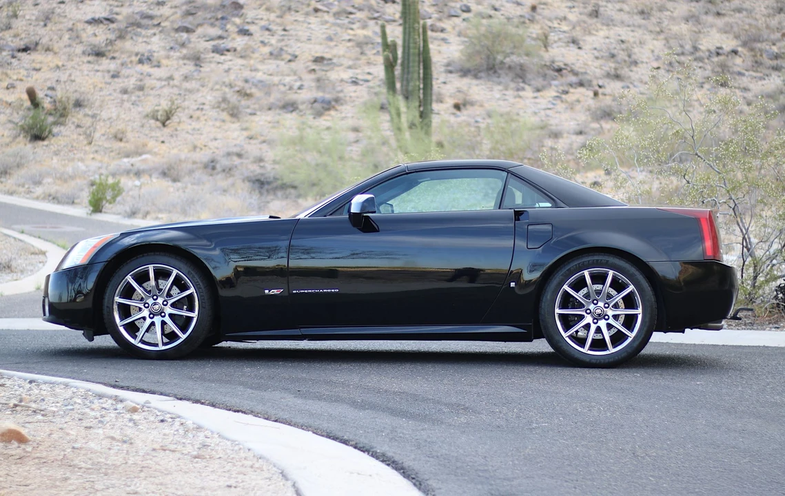 2008 Cadillac XLR-V - Image 3 of 31