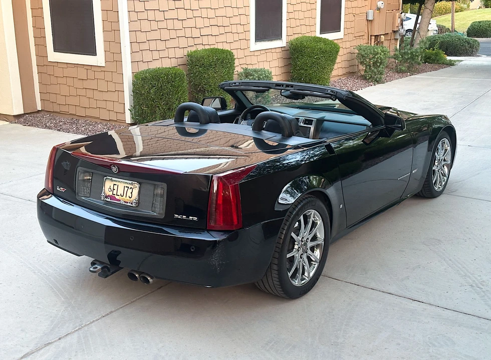 2008 Cadillac XLR-V - Image 17 of 31