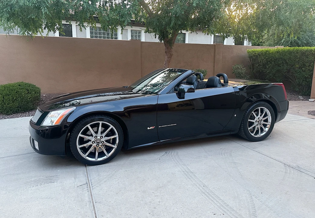 2008 Cadillac XLR-V - Image 18 of 31