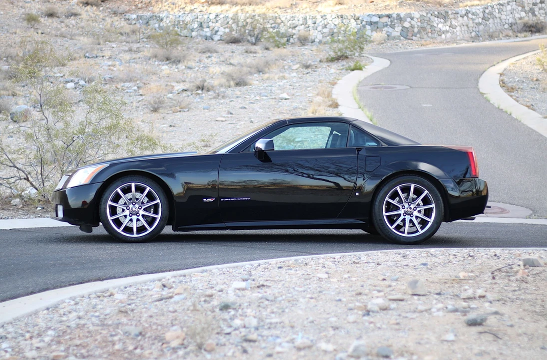 2008 Cadillac XLR-V - Image 10 of 31