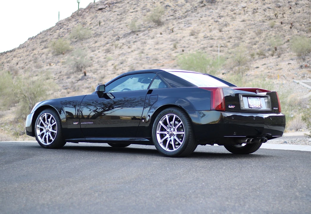 2008 Cadillac XLR-V - Image 5 of 31