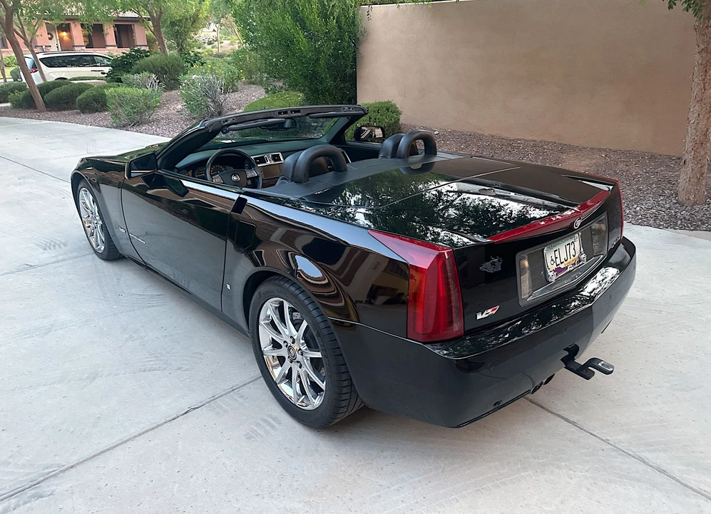 2008 Cadillac XLR-V - Image 16 of 31