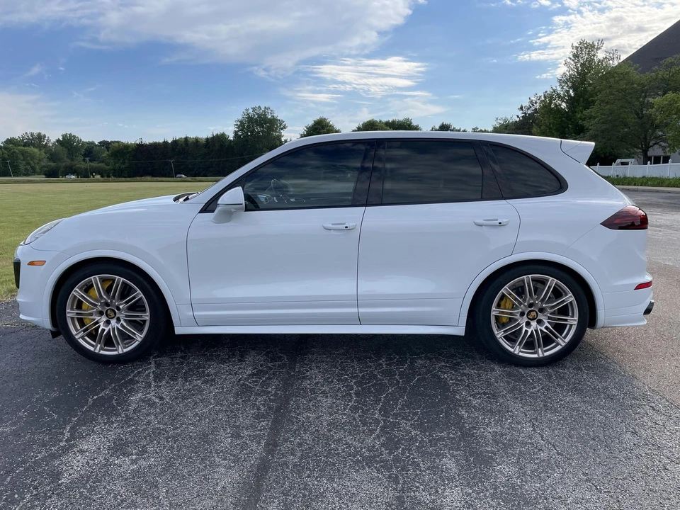 2017 Porsche 958 Cayenne Turbo S - Image 4 of 31