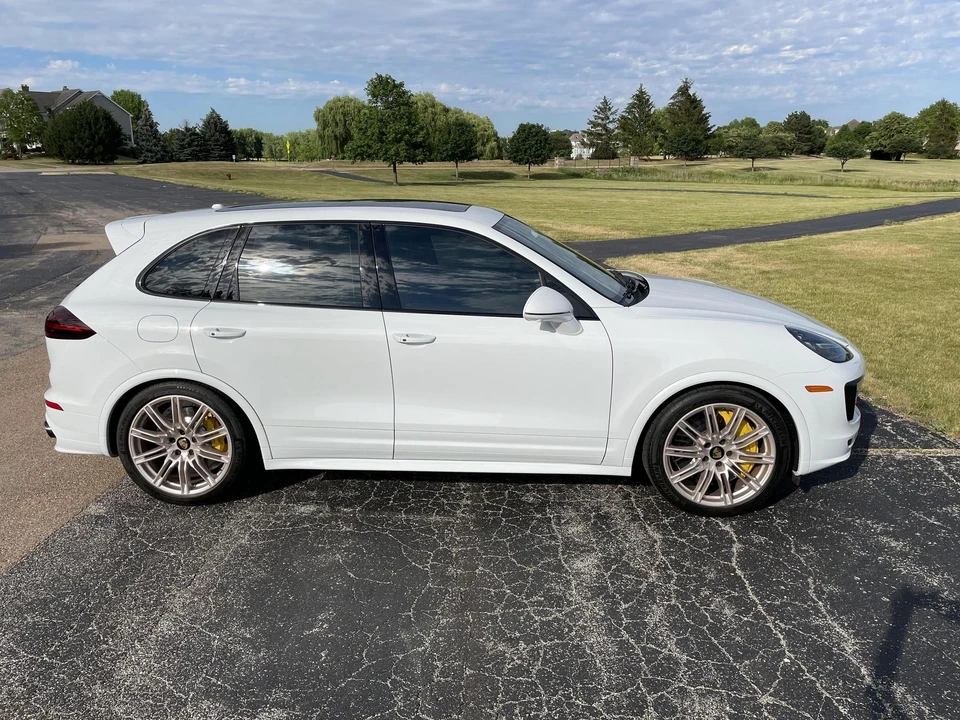 2017 Porsche 958 Cayenne Turbo S - Image 10 of 31