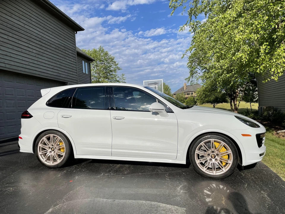 2017 Porsche 958 Cayenne Turbo S - Image 2 of 31