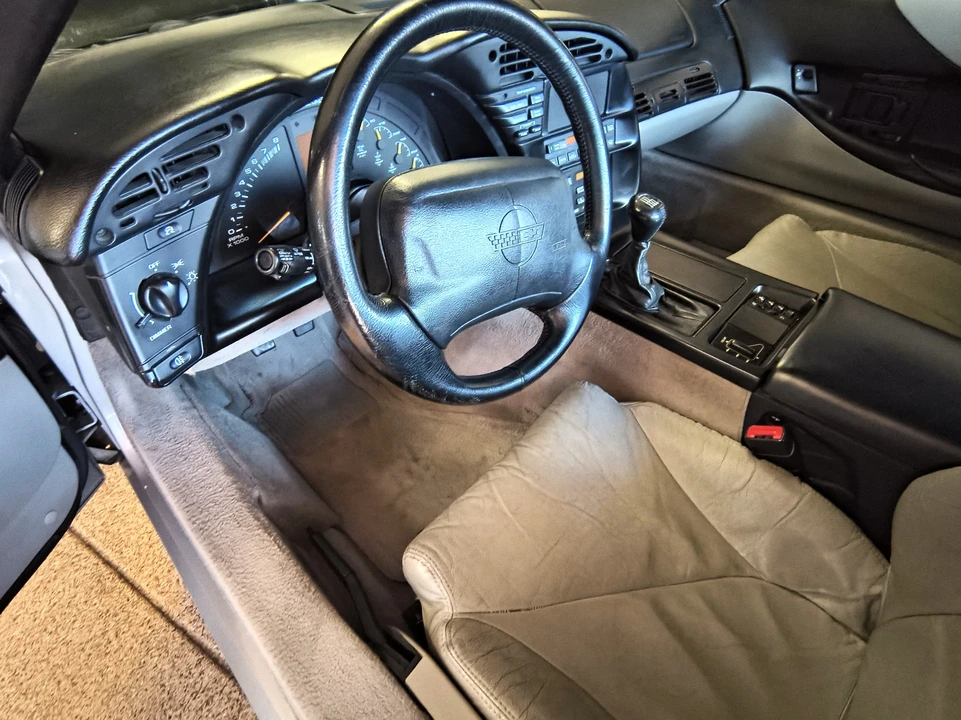 1996 Chevrolet Corvette C4 - Image 25 of 31