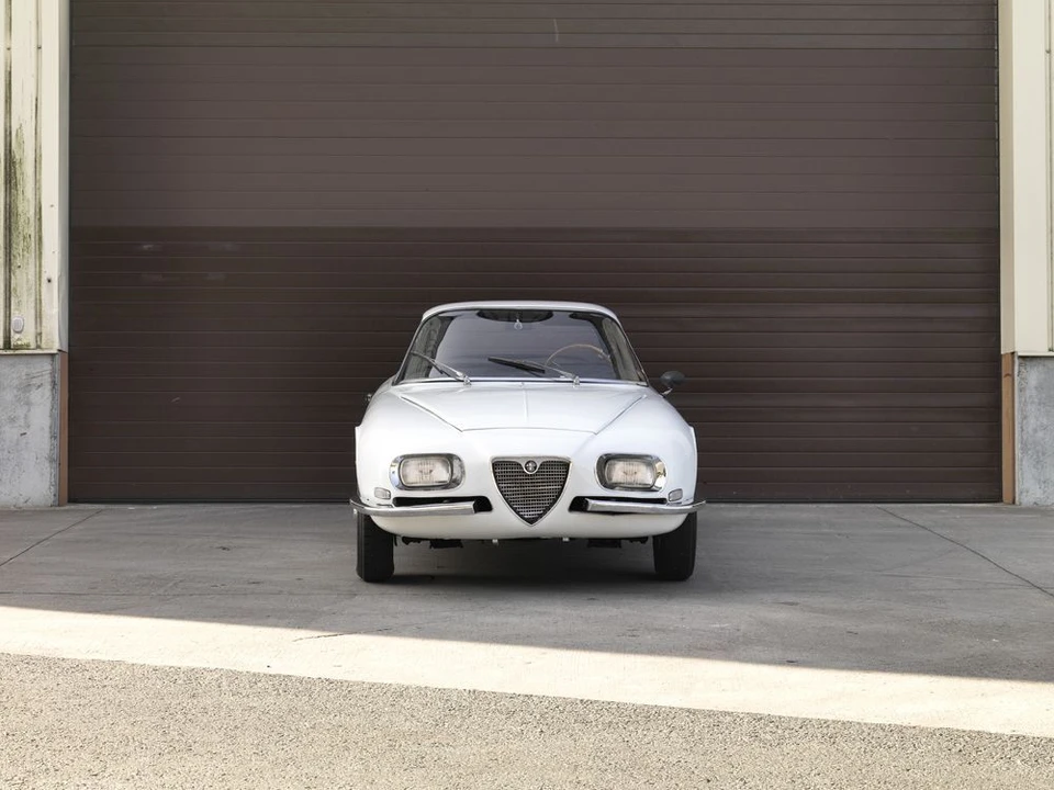 1965 Alfa Romeo 2600 - Image 3 of 17