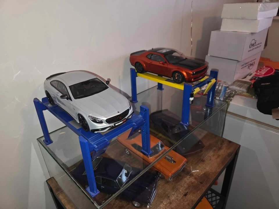 Parts & Memorabilia Scale Models - Image 9 of 10