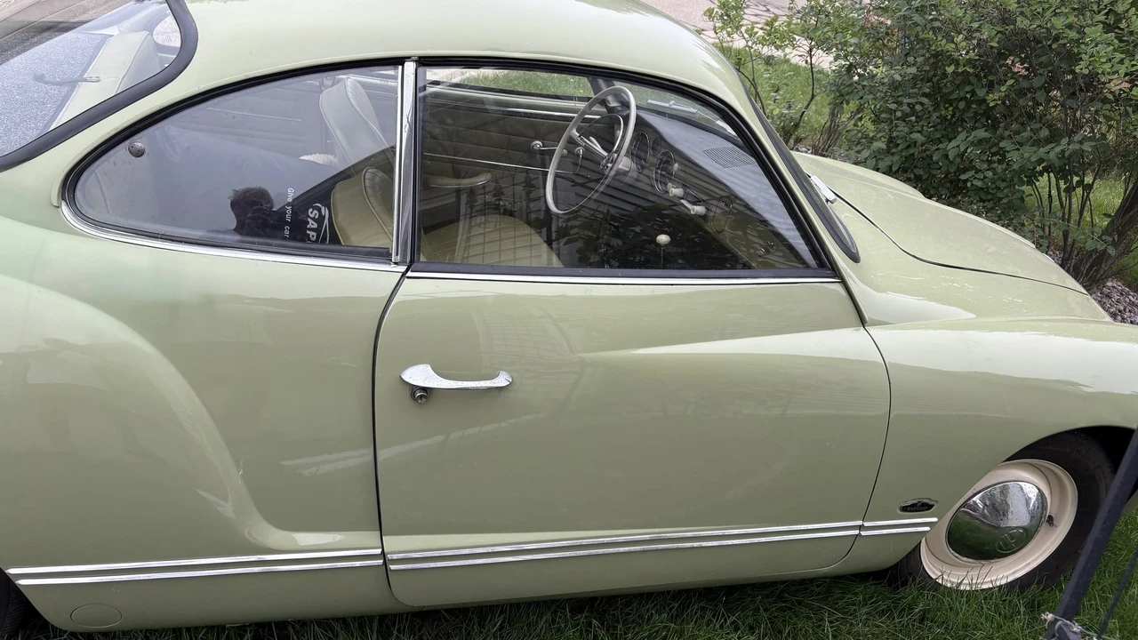 1960 Volkswagen Karmann Ghia Type 14 - Image 17 of 31