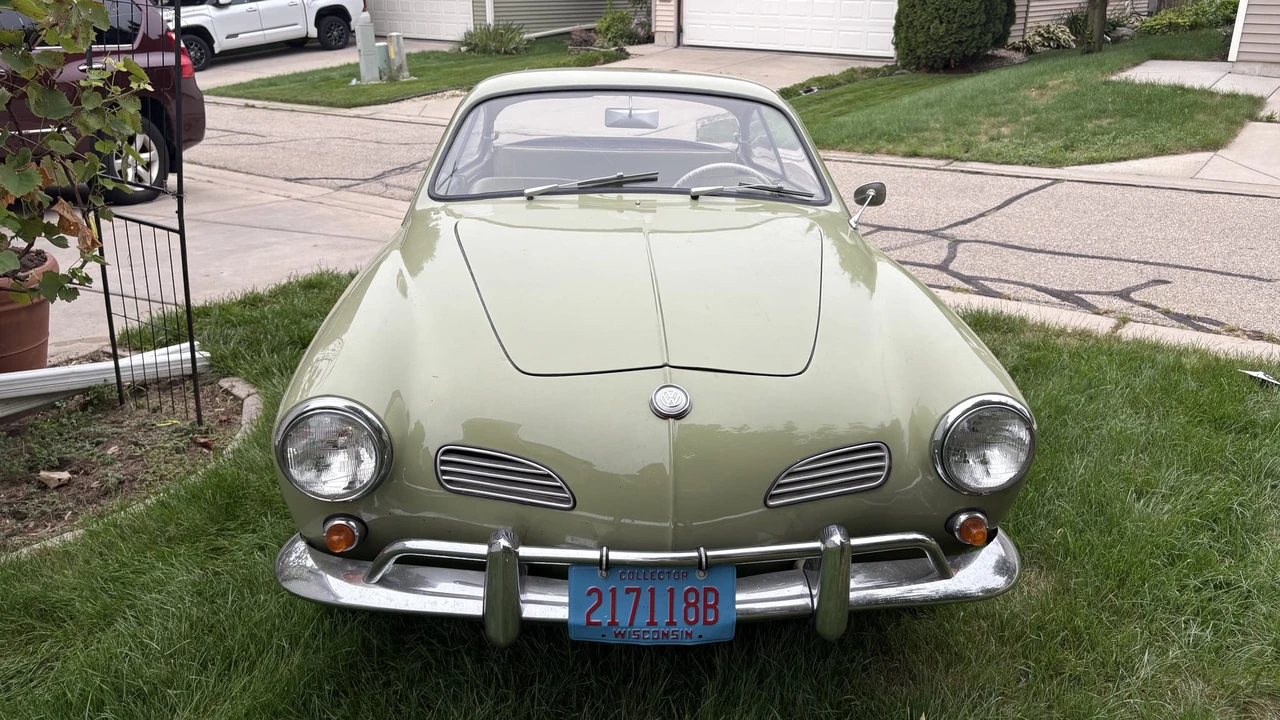 1960 Volkswagen Karmann Ghia Type 14 - Image 3 of 31