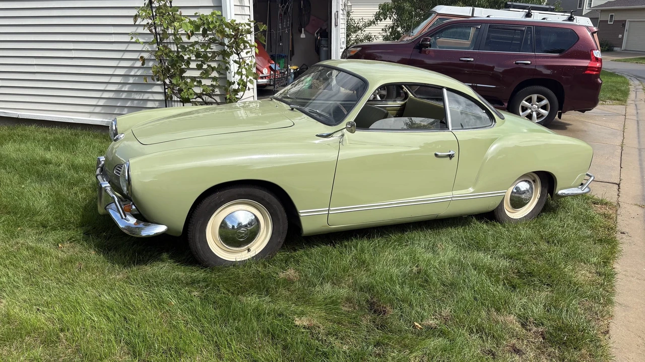 1960 Volkswagen Karmann Ghia Type 14 - Image 2 of 31