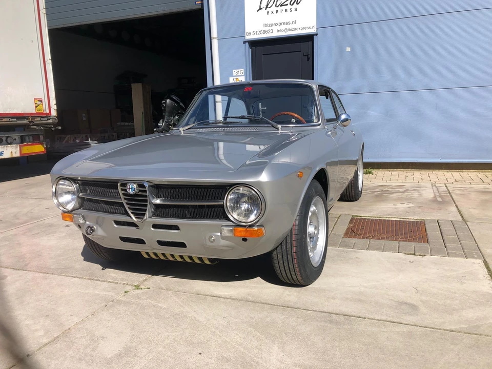 1972 Alfa Romeo GT 1300 Junior - Image 21 of 31