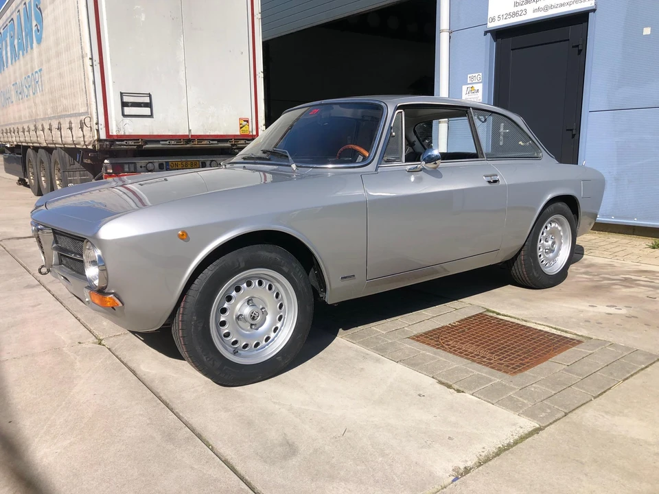 1972 Alfa Romeo GT 1300 Junior - Image 25 of 31