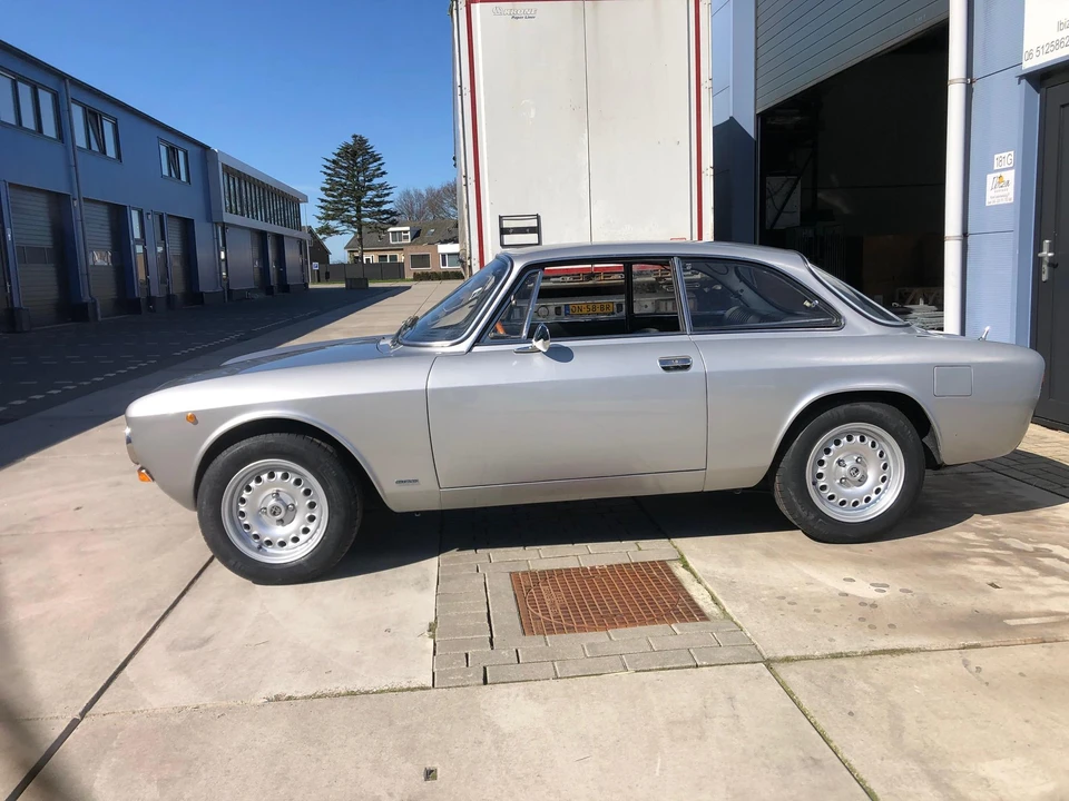 1972 Alfa Romeo GT 1300 Junior - Image 26 of 31