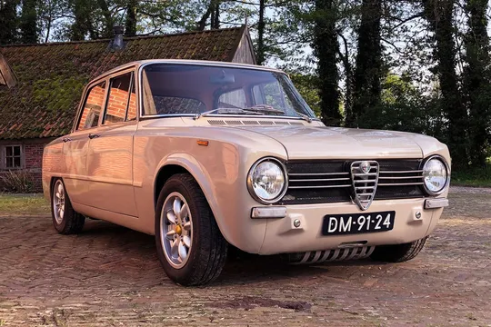 1972 Alfa Romeo Giulia 1300 Super 5-Speed