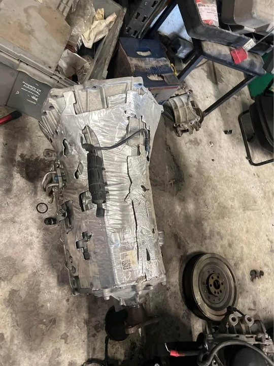 2022 Parts & Memorabilia Gearboxes - Image 2 of 4