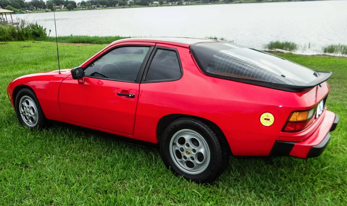 1987 Porsche 924 S - Image 9 of 31