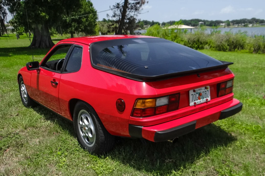 1987 Porsche 924 S - Image 10 of 31