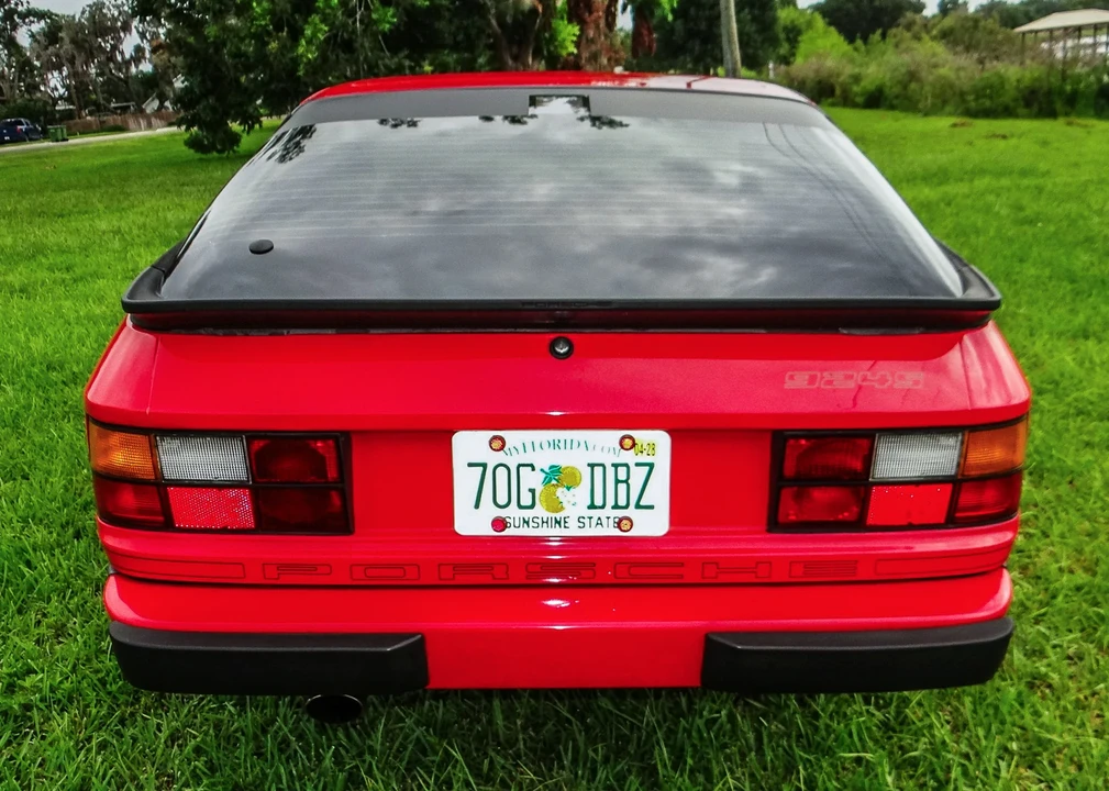 1987 Porsche 924 S - Image 13 of 31