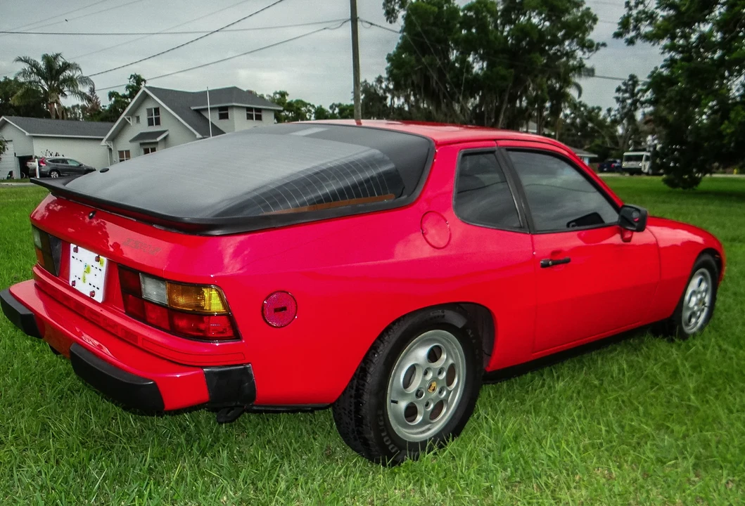 1987 Porsche 924 S - Image 17 of 31