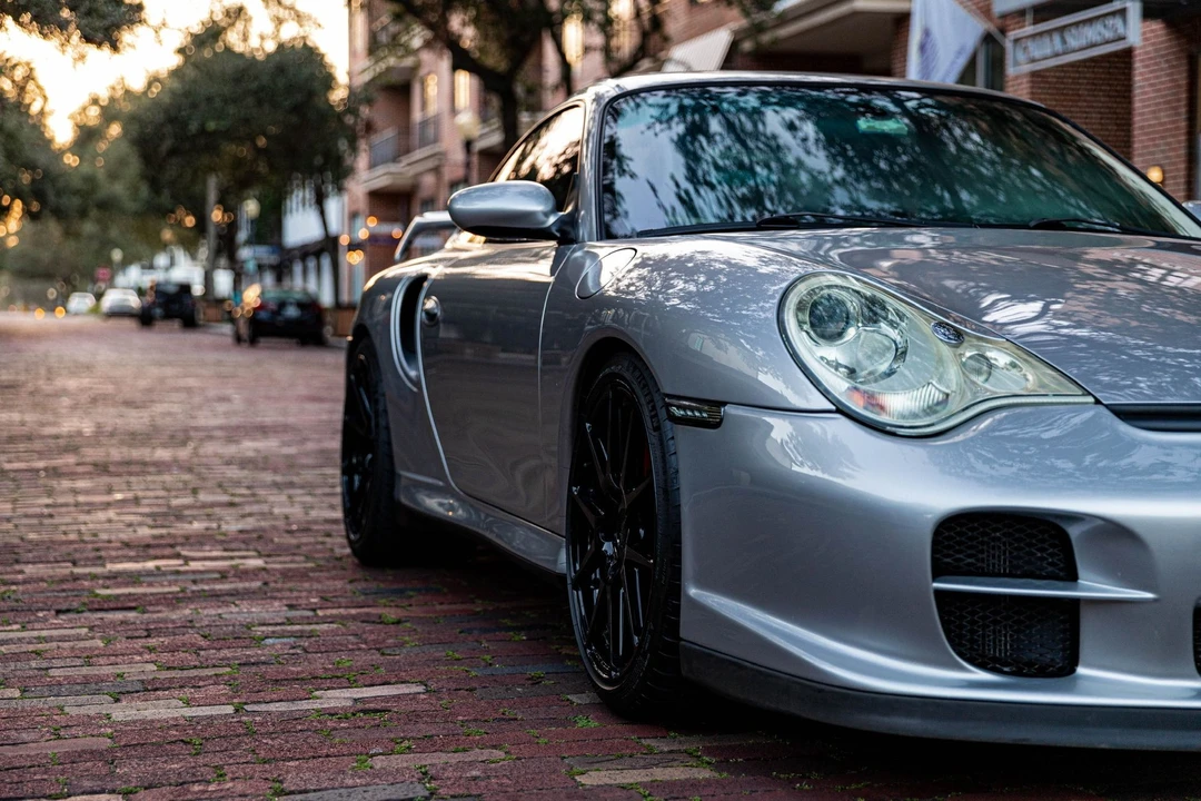 2003 Porsche 911 - Image 10 of 25