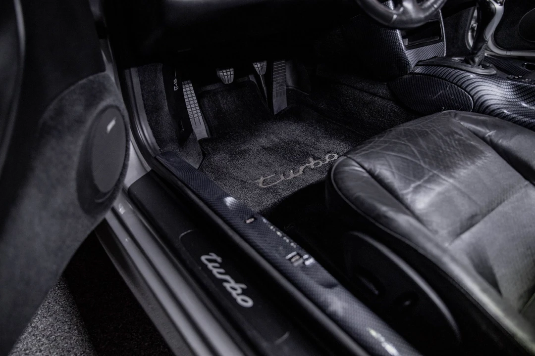 2003 Porsche 911 - Image 20 of 25