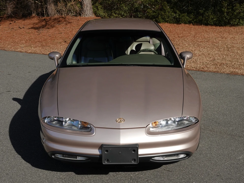 1995 Oldsmobile Aurora - Image 2 of 31