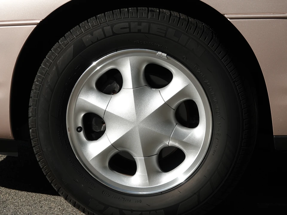 1995 Oldsmobile Aurora - Image 15 of 31