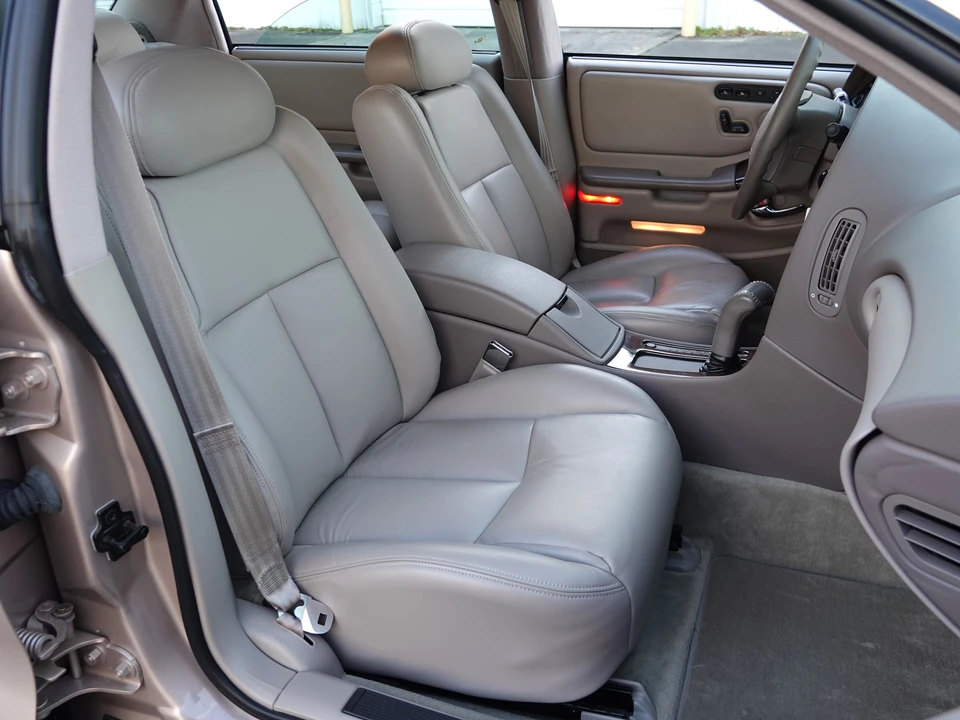 1995 Oldsmobile Aurora - Image 23 of 31