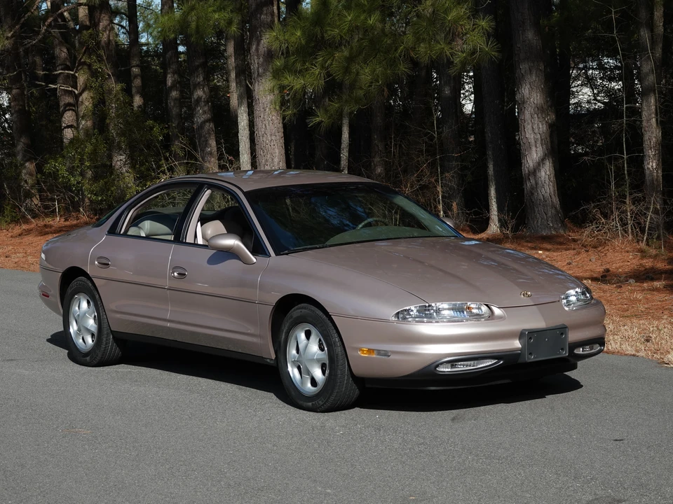 1995 Oldsmobile Aurora - Image 3 of 31